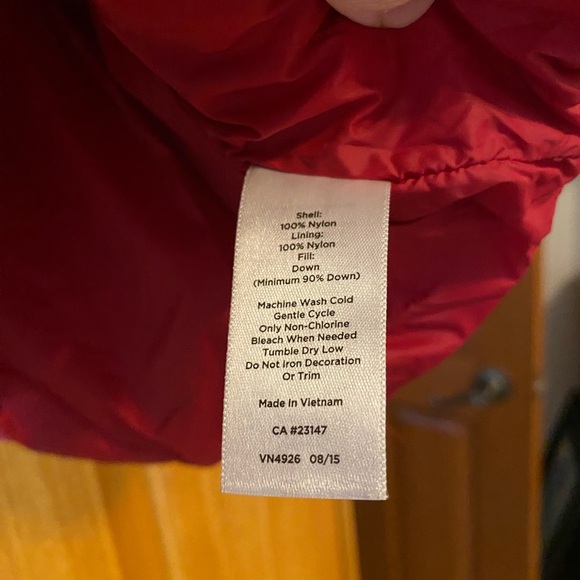 Talbots Womens Medium Petite Puffer Down Vest Red 2 Way Zipper Pockets Warm - Picture 3 of 6